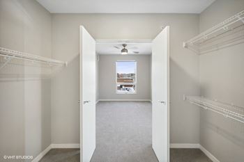 The Hollows Walk in Closet, St. Paul, Minnesota